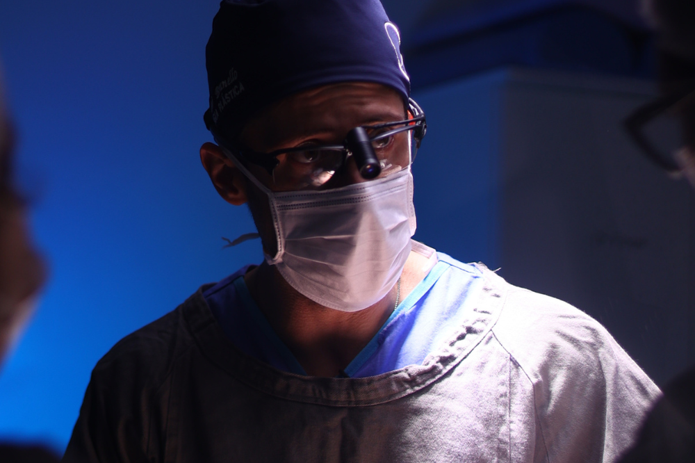 Blefaroplastia: o que você precisa saber antes de corrigir o excesso de pele nas pálpebras com segurança Blefaroplastia: o que você precisa saber antes de corrigir o excesso de pele nas pálpebras com segurança